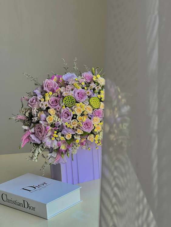 خرید باکس گل یاس - گل ساسان گلفروشی رشت