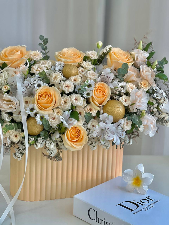 خرید باکس گل نبات - گل ساسان گلفروشی رشت