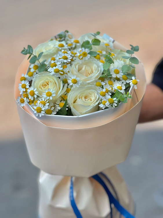 خرید دسته گل گرد وایت - گل ساسان گلفروشی رشت