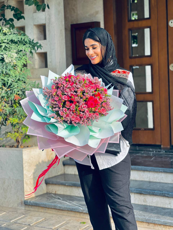 خرید دسته گل ملینا - گل ساسان گلفروشی رشت