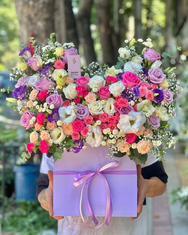 خرید باکس گل یاسی - گل ساسان گلفروشی رشت