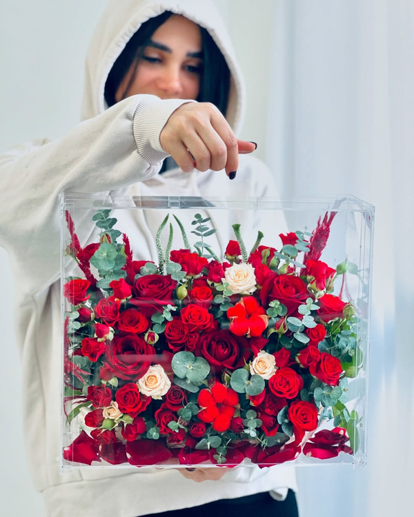 خرید باکس گل پلکسی صبا - گل ساسان گلفروشی رشت