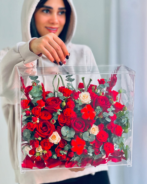 خرید باکس گل پلکسی صبا - گل ساسان گلفروشی رشت