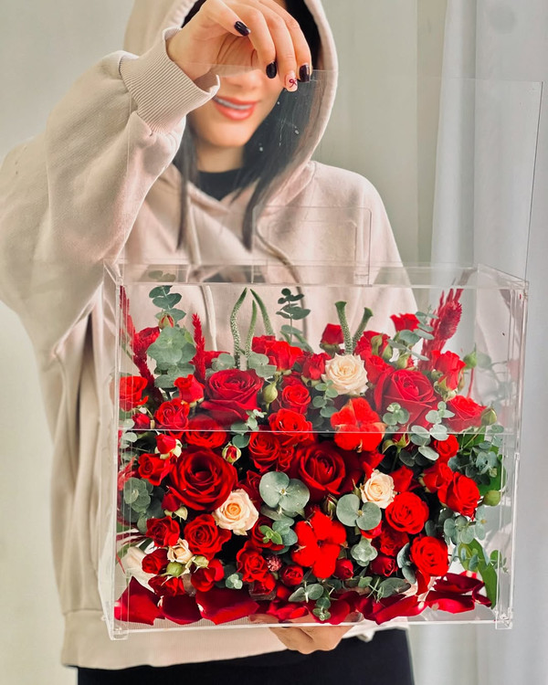 خرید باکس گل پلکسی صبا - گل ساسان گلفروشی رشت