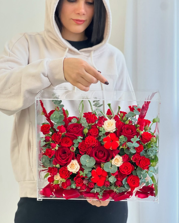 خرید باکس گل پلکسی صبا - گل ساسان گلفروشی رشت