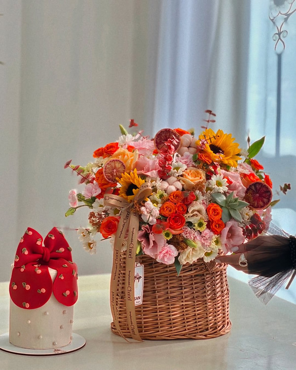 خرید باکس گل حصیری پاییزان - گل ساسان گلفروشی رشت