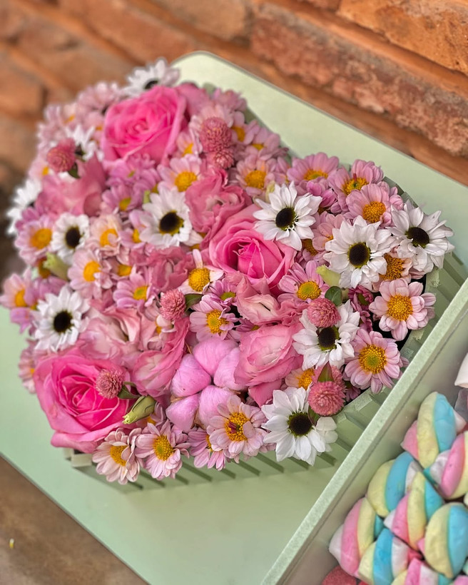 خرید باکس گل و مارشمالو نفس - گل ساسان گلفروشی رشت