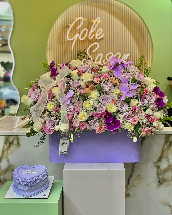 خرید باکس گل شیرین - گل ساسان گلفروشی رشت