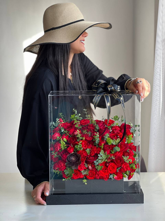 خرید باکس گل مونا - گل ساسان گلفروشی رشت