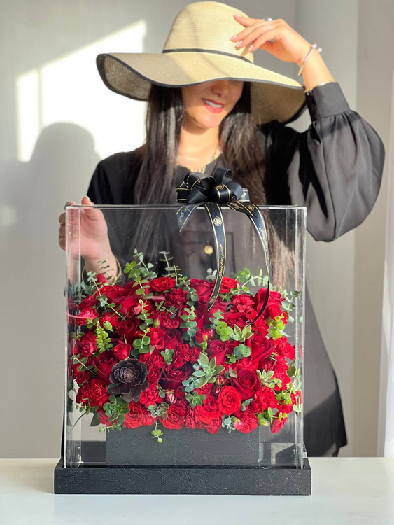 خرید باکس گل مونا - گل ساسان گلفروشی رشت