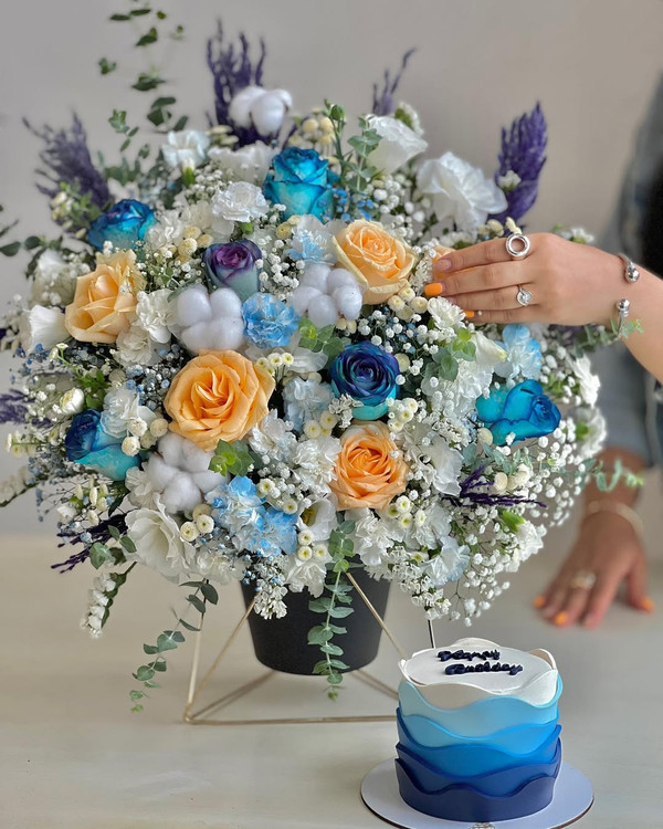 خرید باکس گل و کیک men - گل ساسان گلفروشی رشت