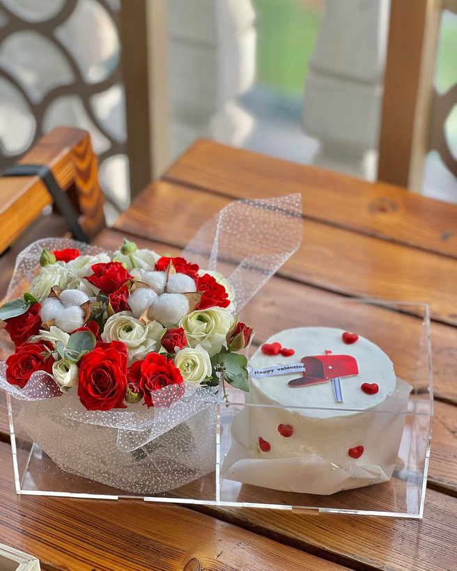 خرید باکس گل و کیک مهدیس - گل ساسان گلفروشی رشت