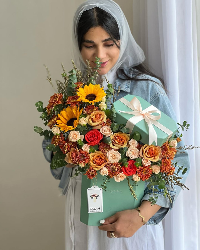 خرید باکس گل آفتاب گردون آذر - گل ساسان گلفروشی رشت