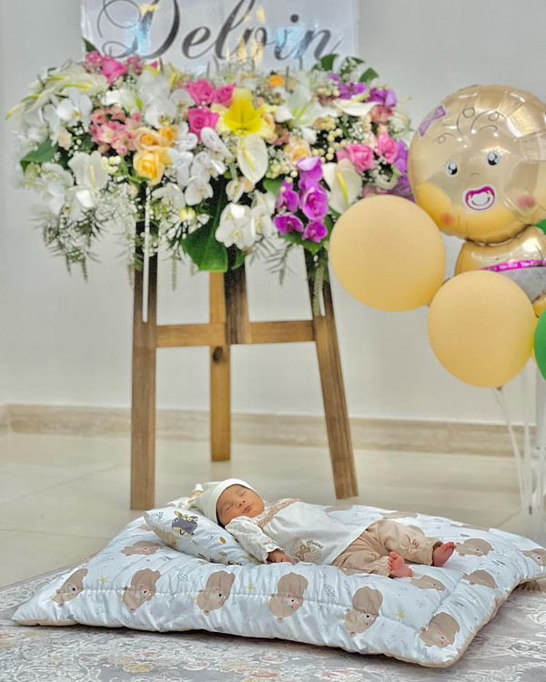 خرید پایه گل دلوین - گل ساسان گلفروشی رشت