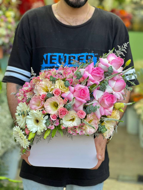 خرید باکس گل آوا - گل ساسان گلفروشی رشت