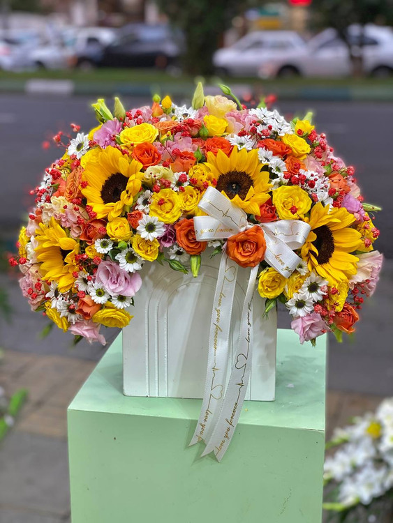 خرید باکس گل رنگین - گل ساسان گلفروشی رشت