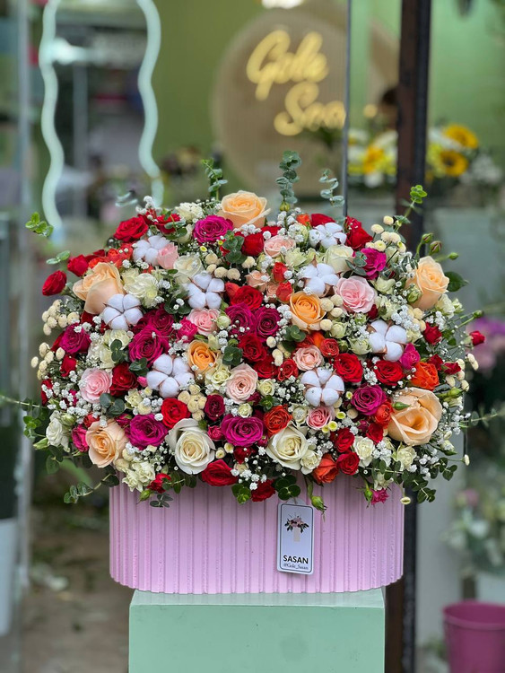 خرید باکس گل رامونا - گل ساسان گلفروشی رشت