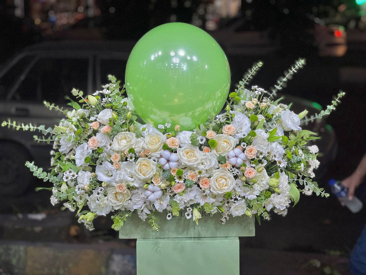 خرید باکس گل نورا - گل ساسان گلفروشی رشت