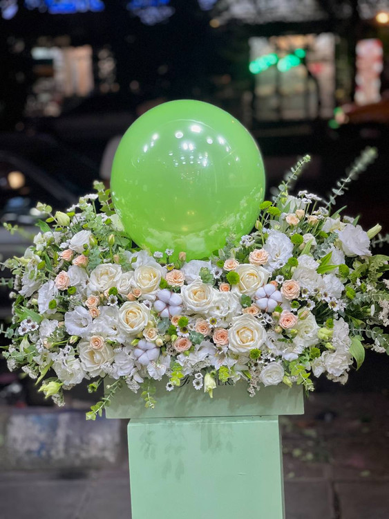 خرید باکس گل نورا - گل ساسان گلفروشی رشت