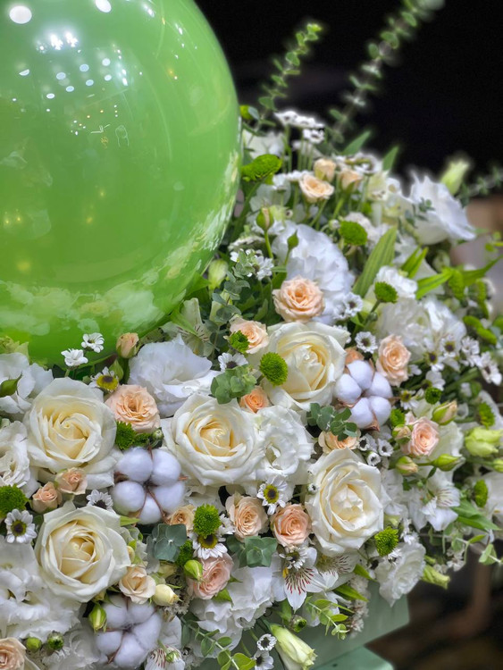 خرید باکس گل نورا - گل ساسان گلفروشی رشت