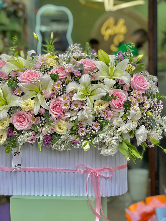 خرید باکس گل لیلی پینک - گل ساسان گلفروشی رشت