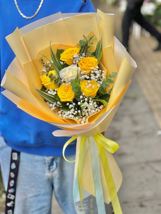 خرید دسته گل نگین - گل ساسان گلفروشی رشت