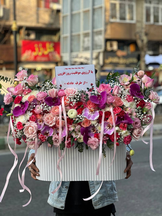 خرید باکس گل السا - گل ساسان گلفروشی رشت