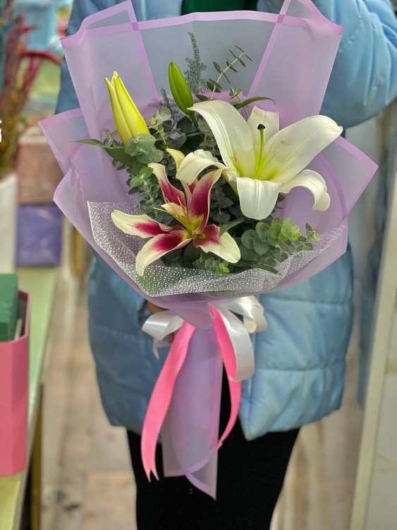 خرید دسته گل لیدی - گل ساسان گلفروشی رشت