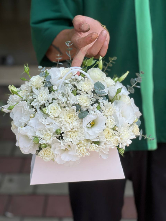 خرید باکس گل نیلوفر - گل ساسان گلفروشی رشت