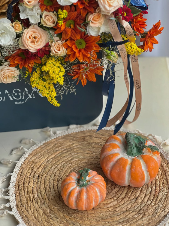 خرید باکس گل پاییزی مهتا - گل ساسان گلفروشی رشت