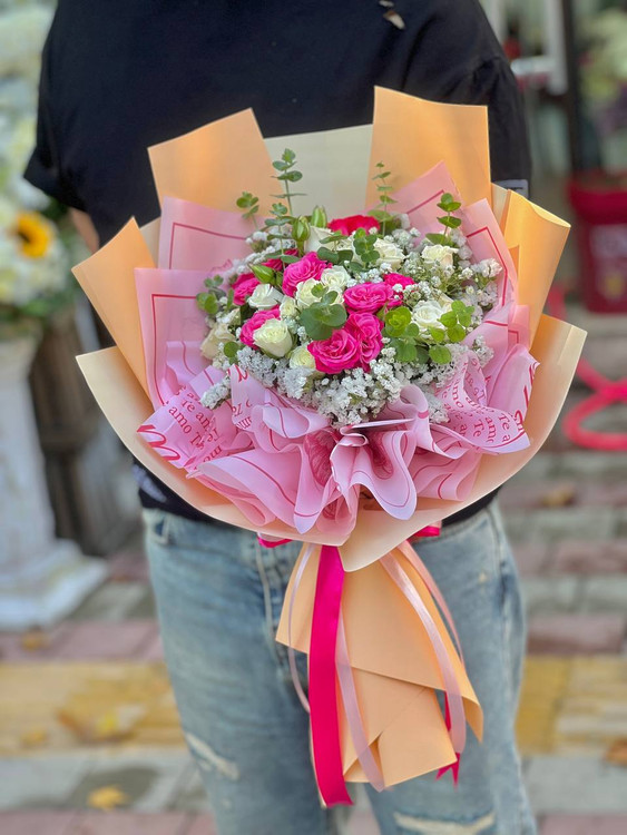 خرید دسته گل امیلیا - گل ساسان گلفروشی رشت