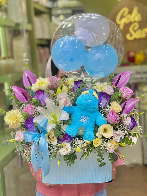 خرید باکس گل blu - گل ساسان گلفروشی رشت