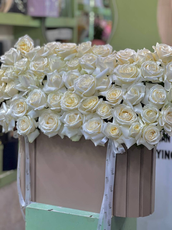 خرید باکس گل ایلا - گل ساسان گلفروشی رشت