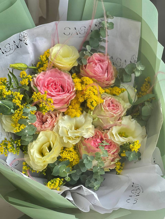 خرید دسته گل آیلی ژولیت - گل ساسان گلفروشی رشت