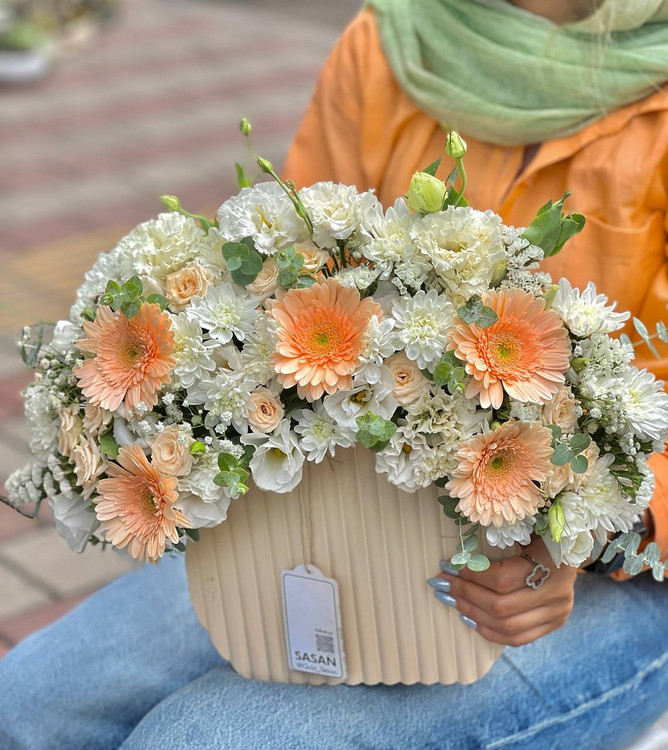 خرید باکس گل رونیکا - گل ساسان گلفروشی رشت