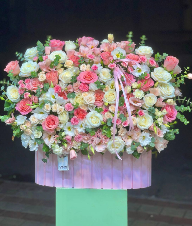 خرید باکس گل کلارا - گل ساسان گلفروشی رشت