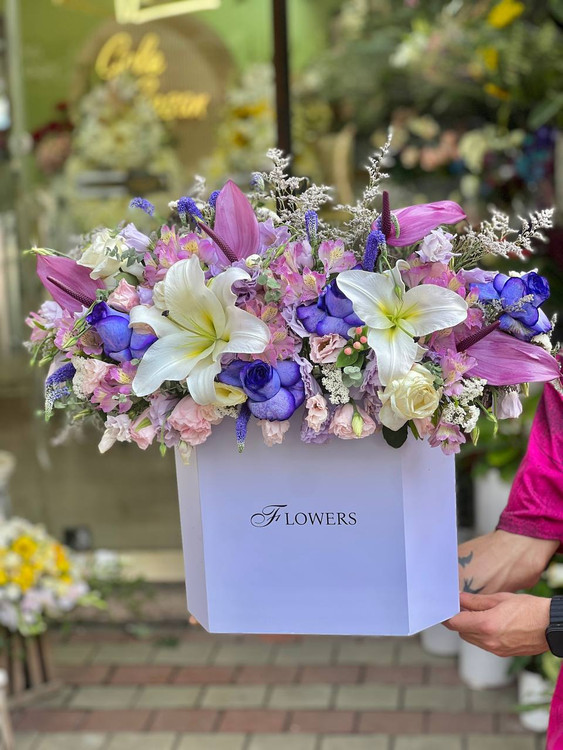 خرید باکس گل ماتیلدا - گل ساسان گلفروشی رشت