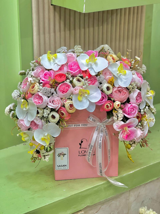 خرید باکس گل ملیکا - گل ساسان گلفروشی رشت