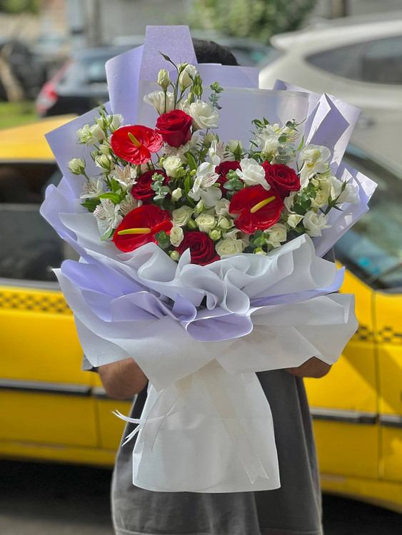 خرید دسته گل نیلرام - گل ساسان گلفروشی رشت