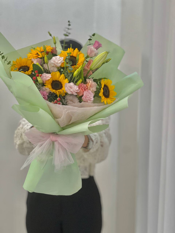 خرید دسته گل هلینا - گل ساسان گلفروشی رشت