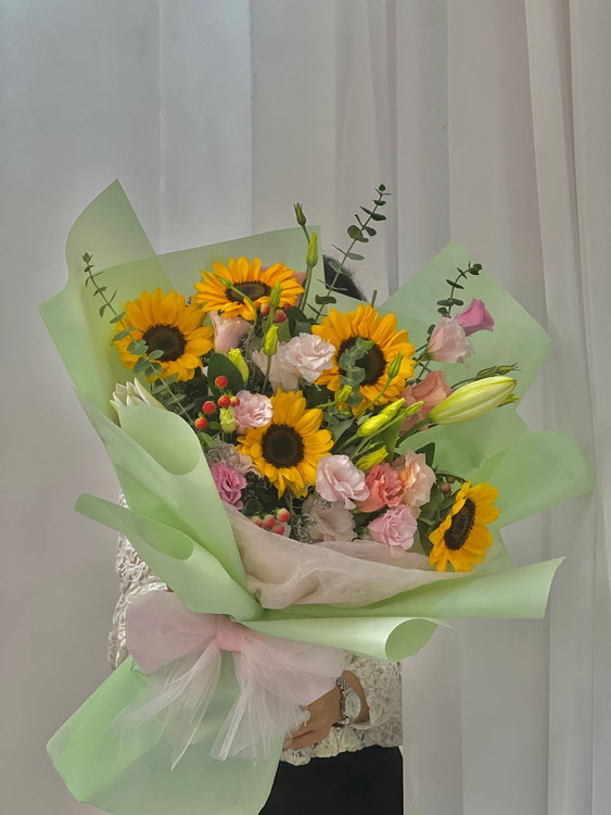 خرید دسته گل هلینا - گل ساسان گلفروشی رشت