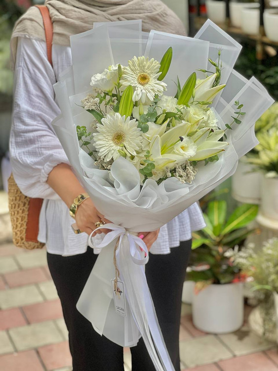 خرید دسته گل بهناز - گل ساسان گلفروشی رشت