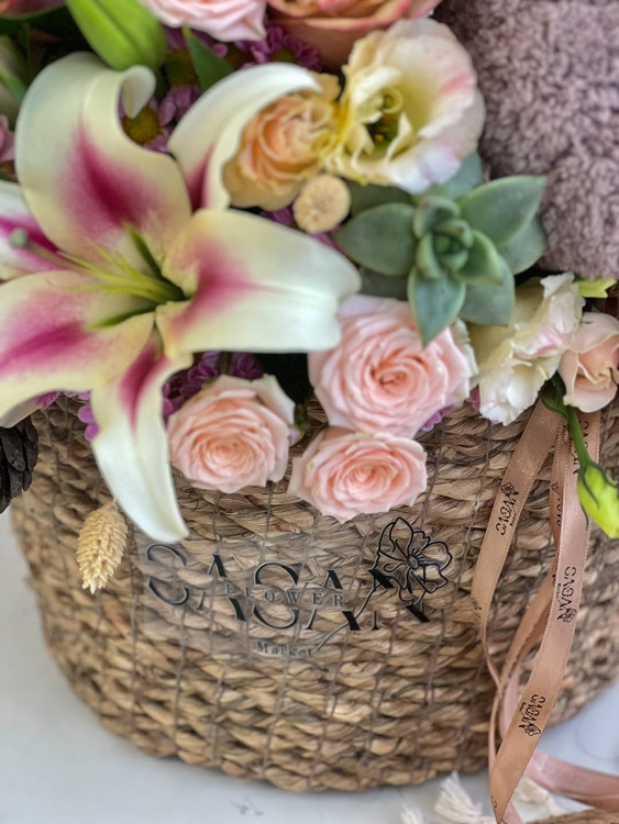 خرید باکس گل ماهشاد - گل ساسان گلفروشی رشت