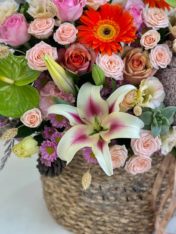 خرید باکس گل ماهشاد - گل ساسان گلفروشی رشت