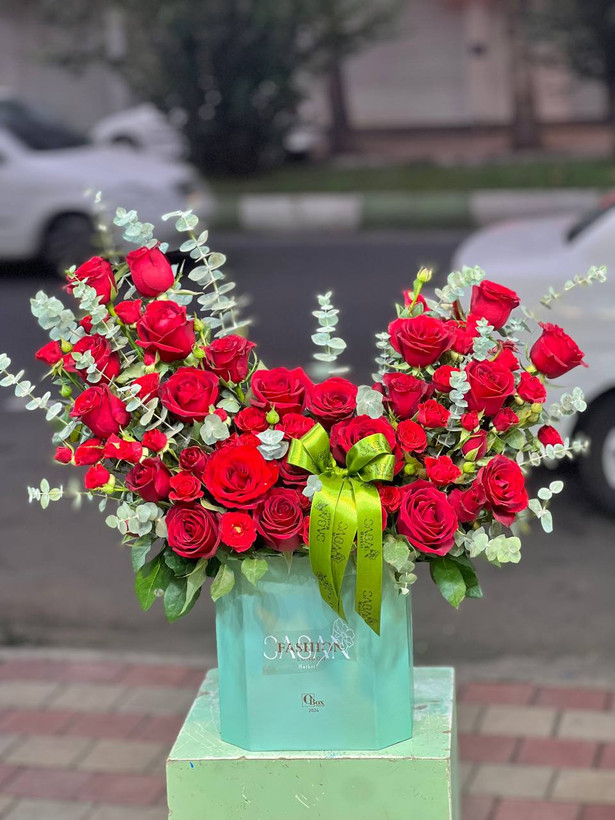 خرید باکس گل آنیا - گل ساسان گلفروشی رشت