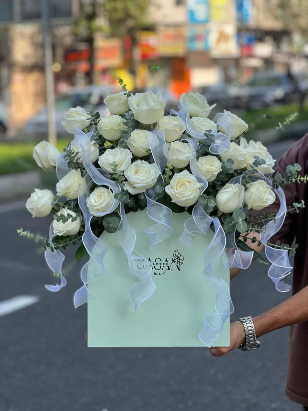 خرید باکس گل آیسان - گل ساسان گلفروشی رشت
