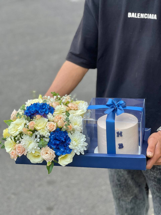 خرید باکس گل و کیک سودا - گل ساسان گلفروشی رشت