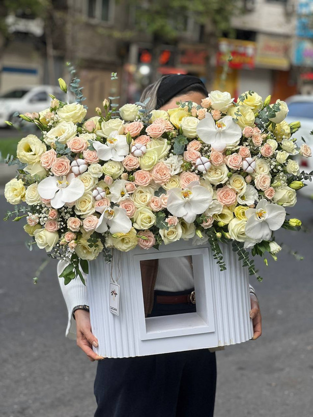 خرید باکس گل کایرا - گل ساسان گلفروشی رشت