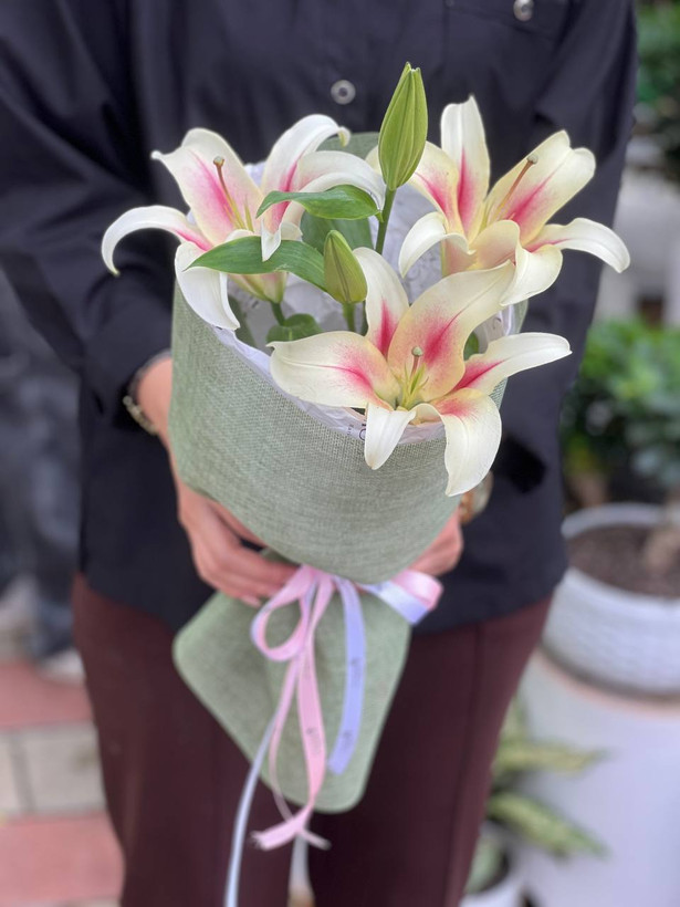 خرید دسته گل نیف - گل ساسان گلفروشی رشت