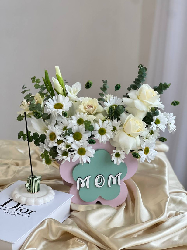 خرید باکس گل سانلی - گل ساسان گلفروشی رشت